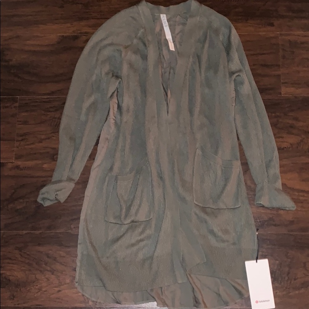 NWT Lululemon Sage Green Still At Ease Wrap 8
